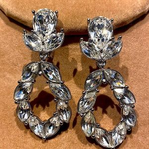 Gorgeous Vintage Monet Clip Earrings